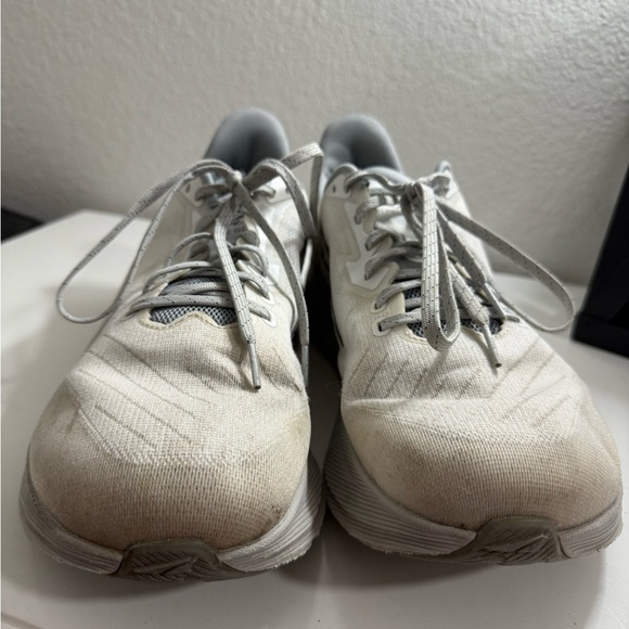 Altra Men's Gray and White Athletic Shoes - Picture 3 of 8